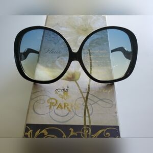 Sunglasses - Italy Design. Shiny Black Frame with Gradient Lenses